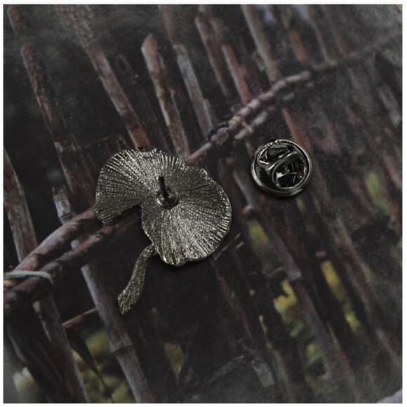 Bubble Tape Bubble Gum Pin Brooch - Picture 3 of 4